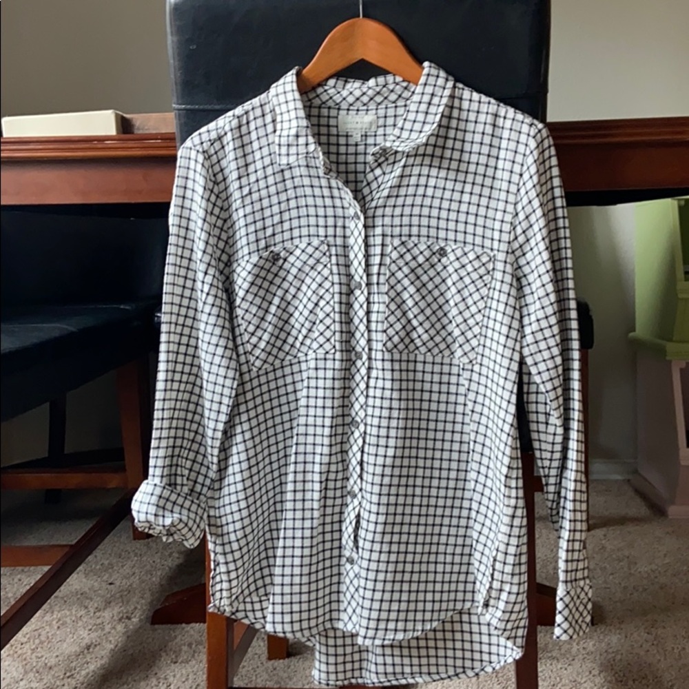 Button up shirt with a window pane pattern